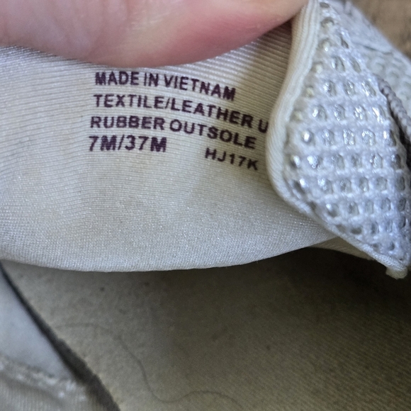 Michael Kors Women's 7m White Slip-On Sneakers - Picture 11 of 11